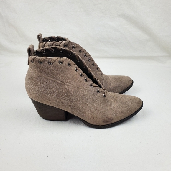 Coconuts by matisse Bamba grey point toe ankle heel bootie - Picture 6 of 13